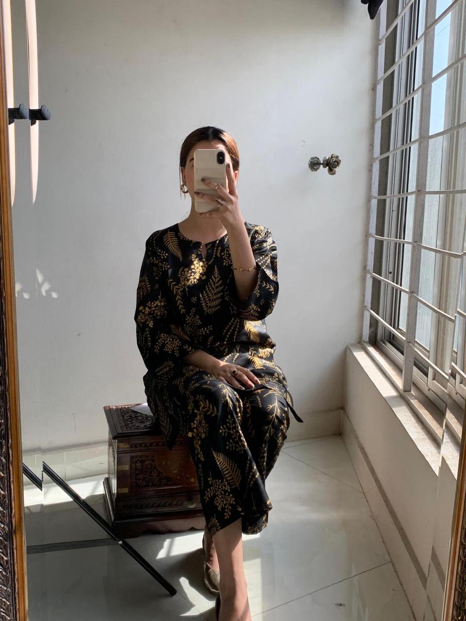 2 Pcs Women's Stitched Linen Printed Shirt And Trouser