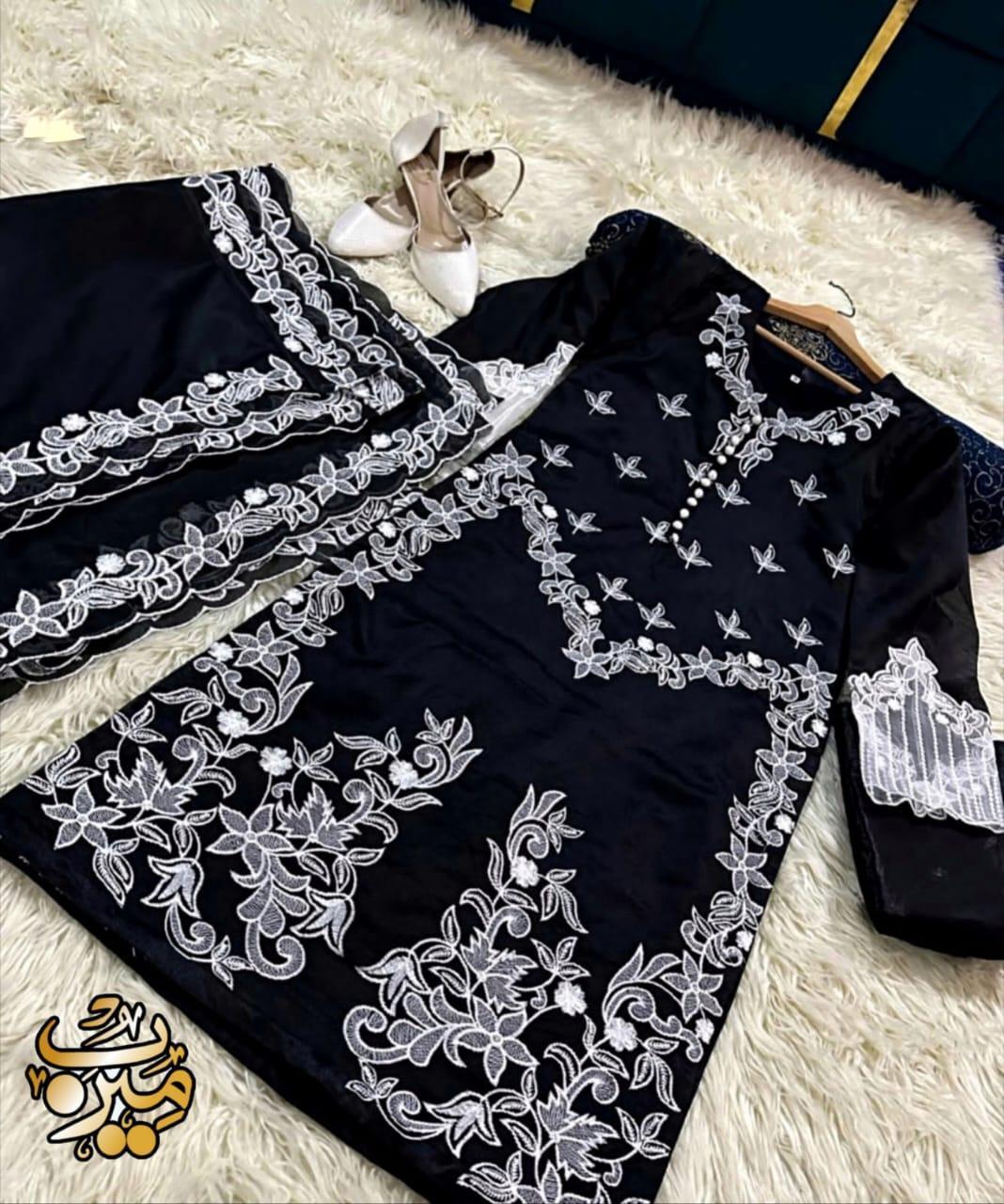3 Pcs Women's Stitched Embroidered Suit