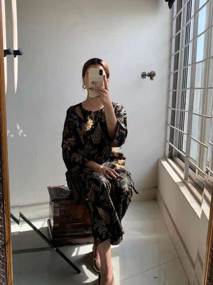 2 Pcs Women's Stitched Linen Printed Shirt And Trouser