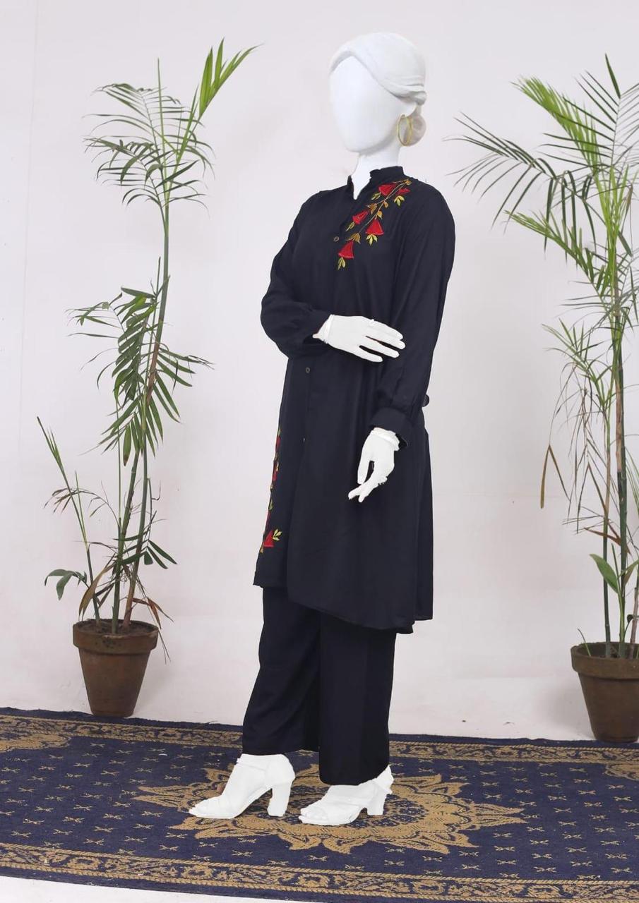 2 Pcs Women's Stitched Lawn Printed FrockAnd Trouser