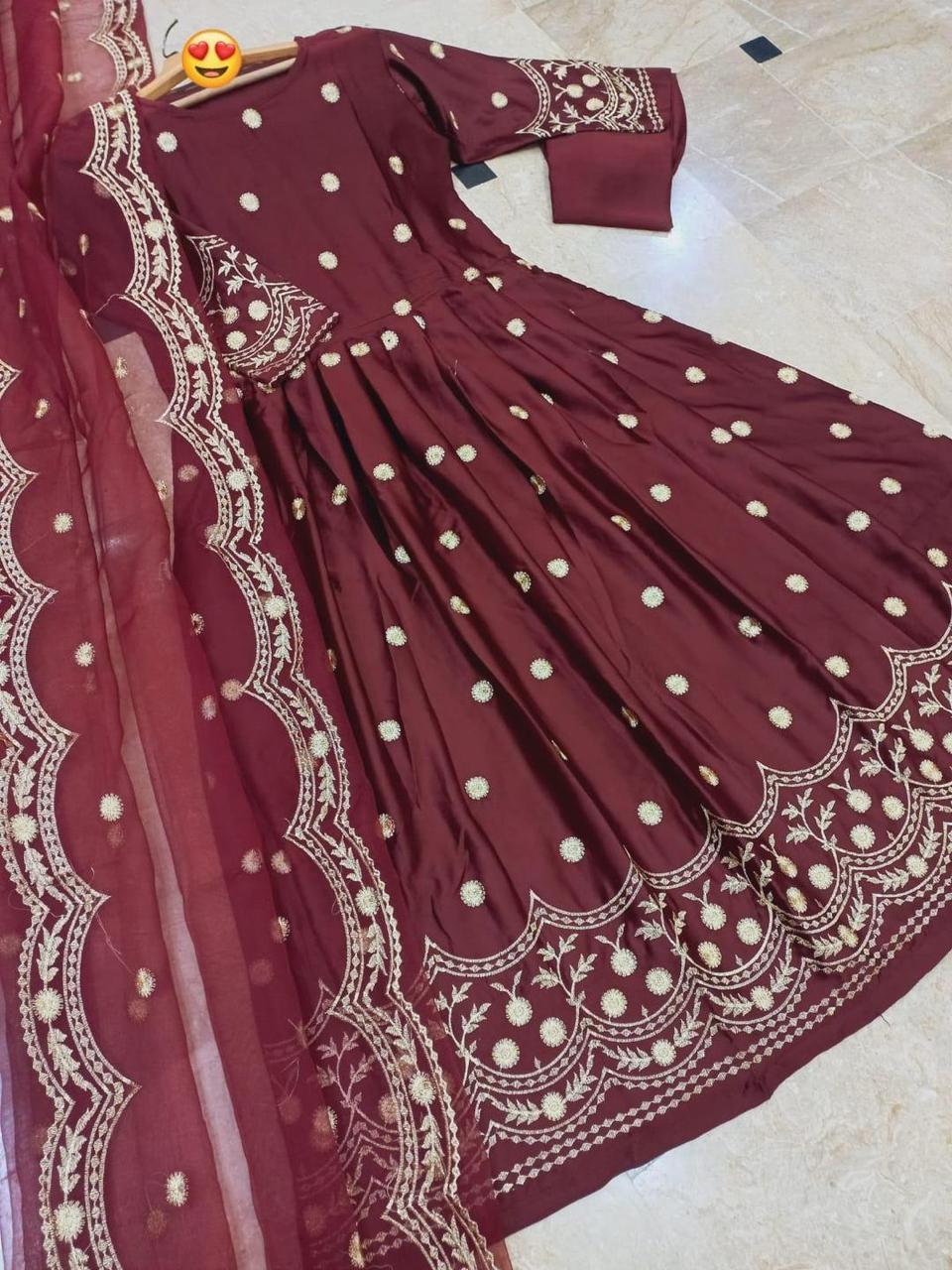 3 Pcs Women's Stitched Embroidered Maxi Suit